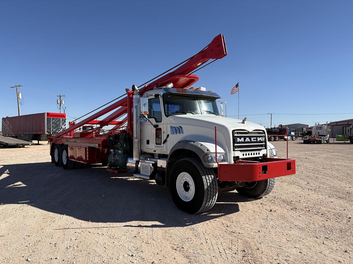 Used 2013 MACK GRANITE T/A DAYCAB POLE TRUCK