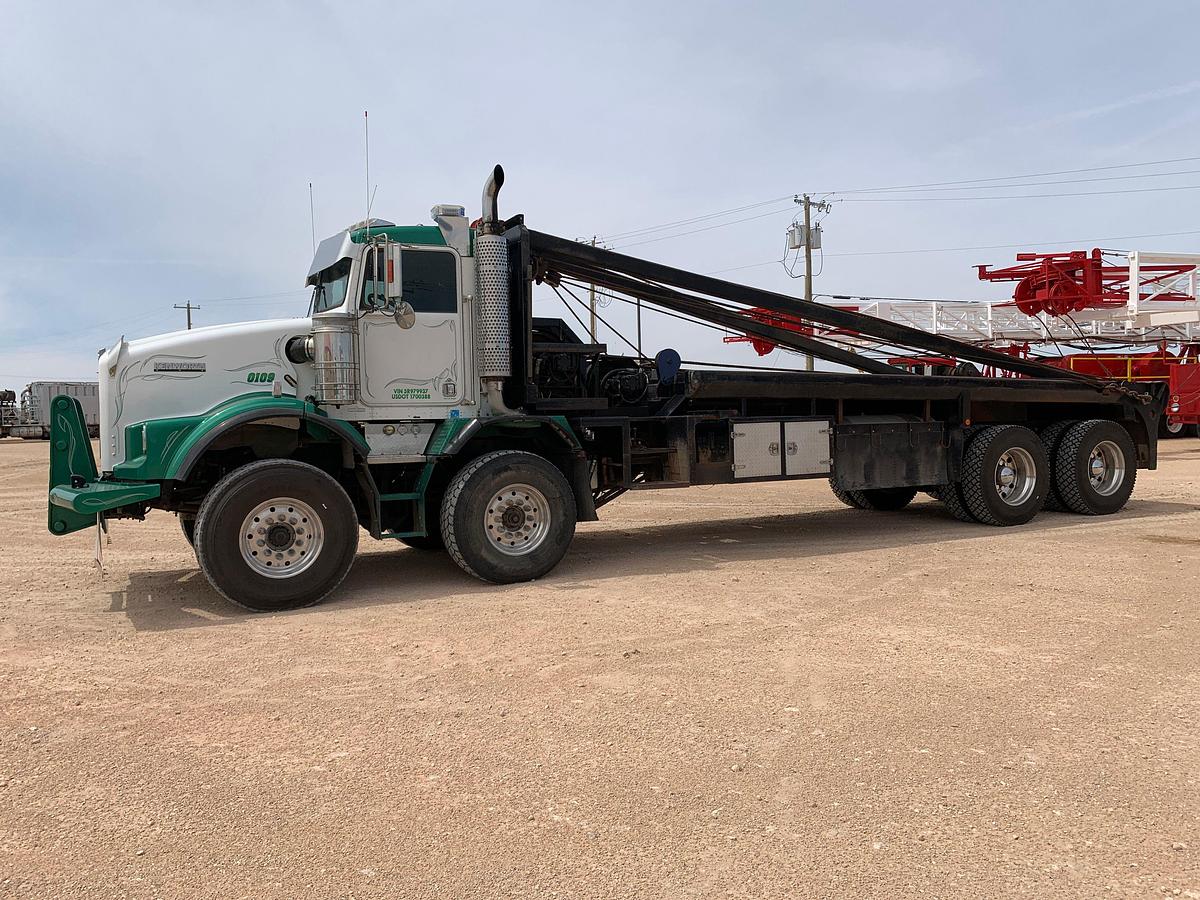 Used 2005 Kenworth T800B Twin Steer Bed/ Gin Pole Truck