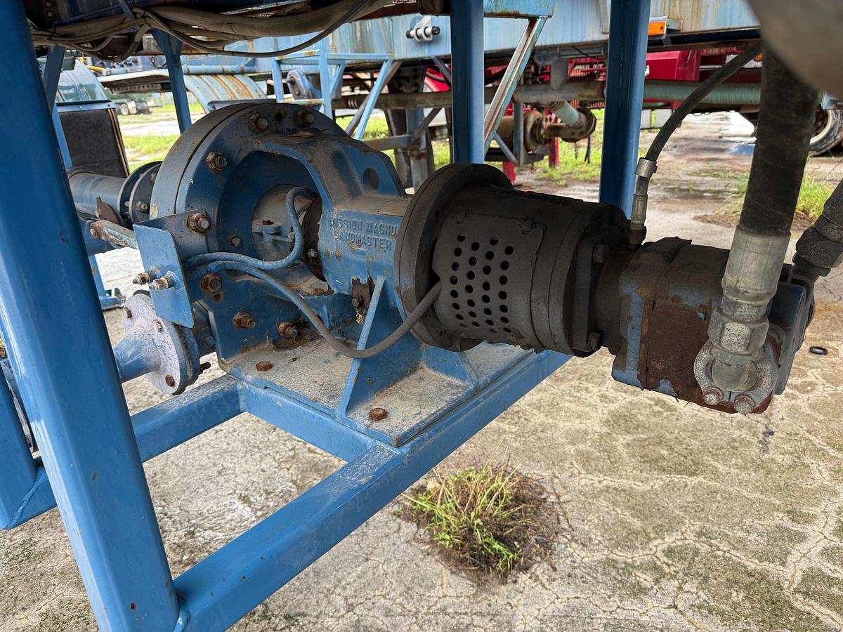 Used 2006 WORLEY WELDING WORKS 4,100 GAL 3-COMP T/A ACID TRANSPORT TRAILER