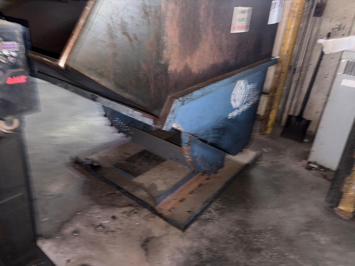Used HIPPO HOPPER 3-4 CUYD SELF-DUMPING METAL HOPPER