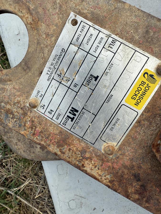 Used JOHNSON 10 TON BLOCK & 25 TON CLEVIS
