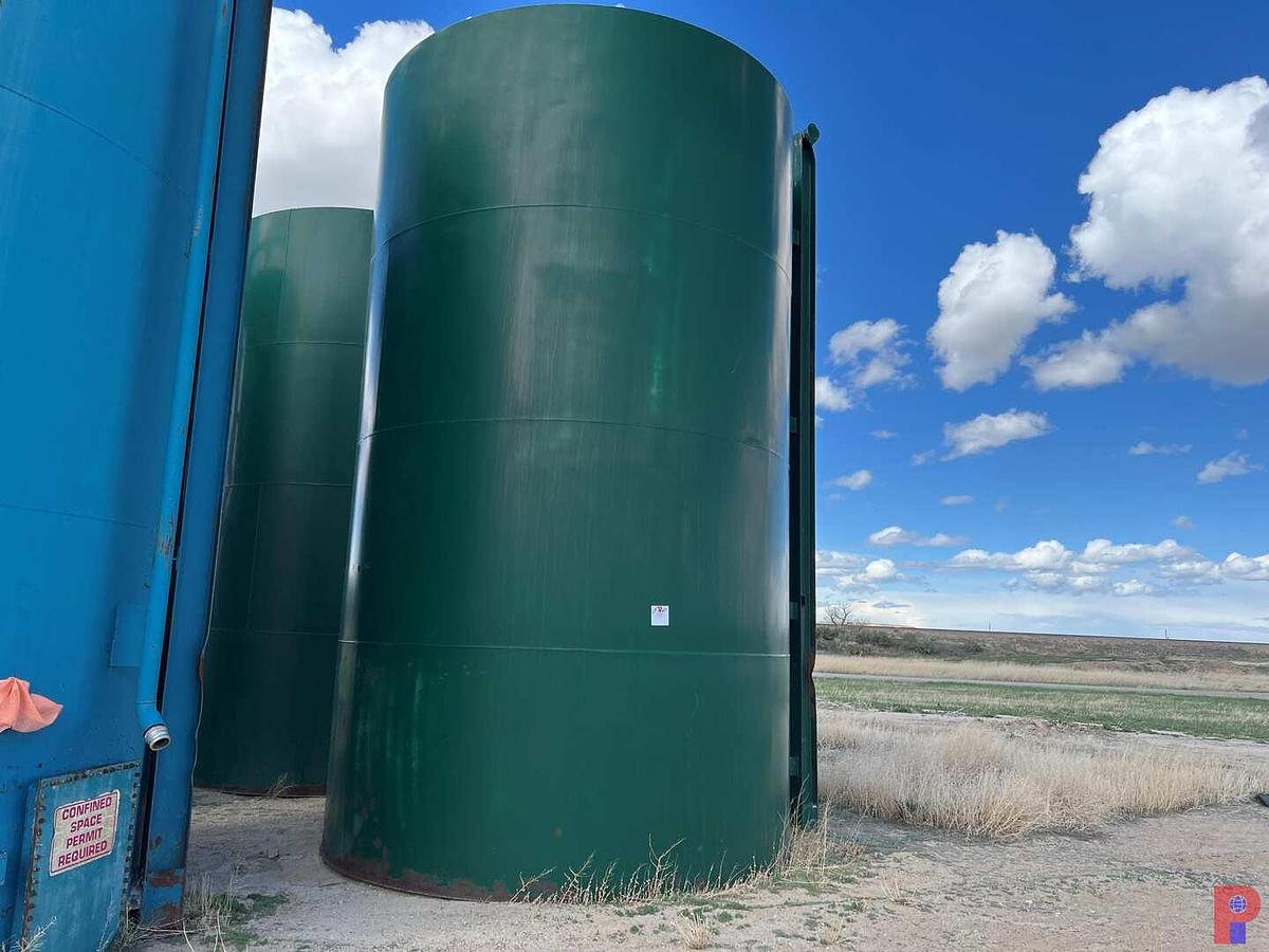 Used RANCHERS LIVESTOCK SKIDDED 12’ DIAMETER X 20’H 400BBL VERTICAL STORAGE TANK
