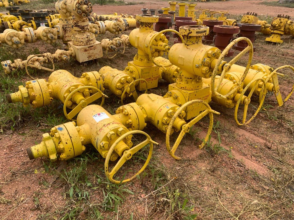 Used (4) 4-1/16 5k Fluid Crosses w/(20) 3-1/16 5k Manual Gate Valves