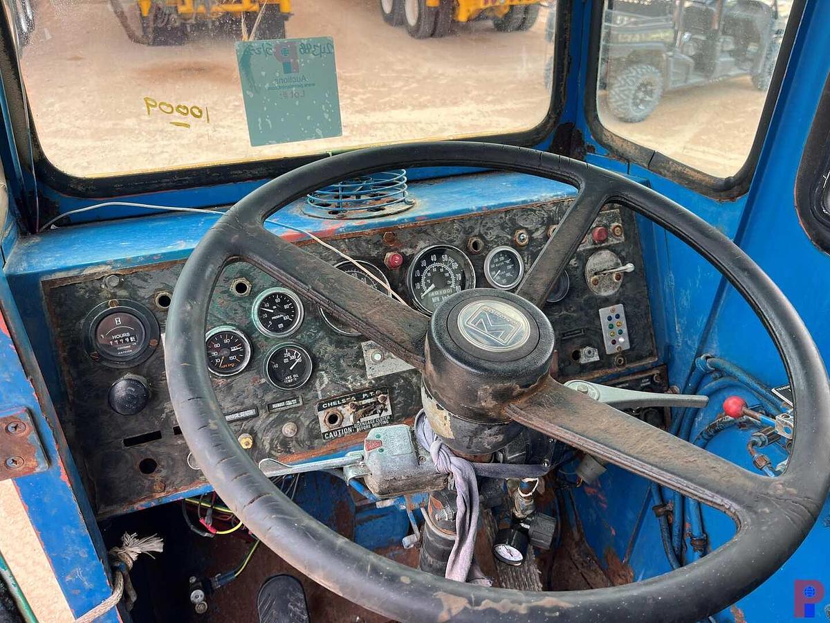 Used PENGO / HENDRICKSON BACK IN WELL SERVICE RIG MTD ON 5-AXLE CARRIER