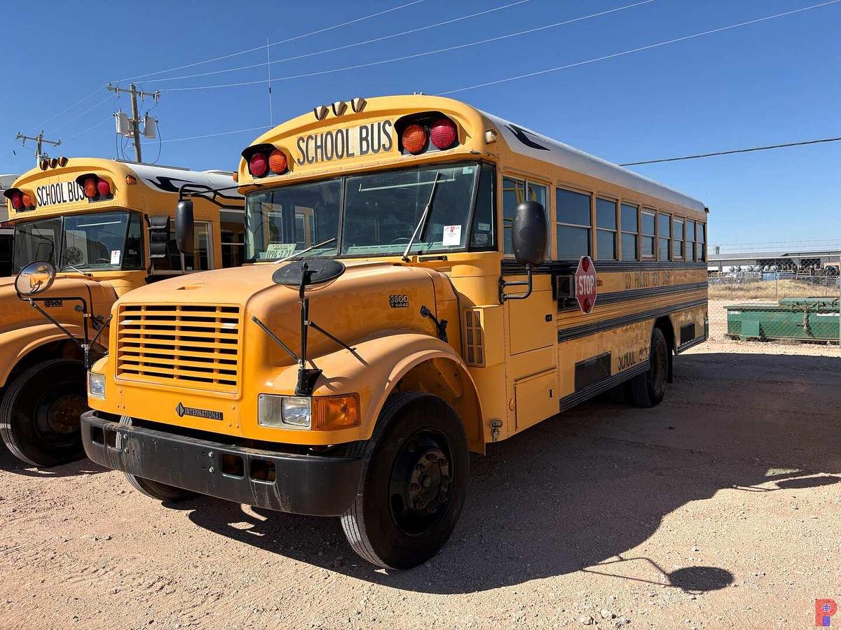 Used 2004 INTERNATIONAL/BLUE BIRD 3800 SCHOOL BUS