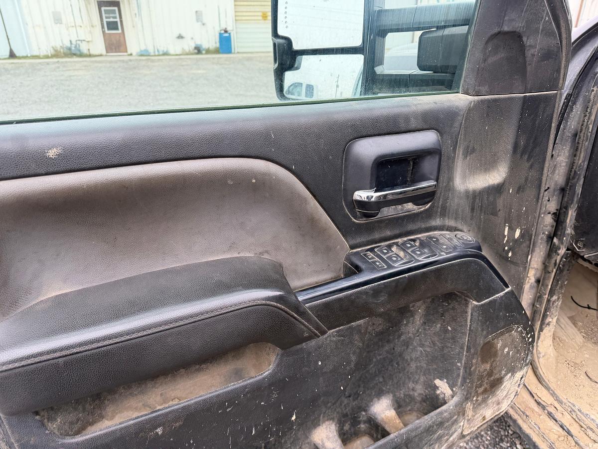Used 2015 GMC Sierra 3500HD Crew Cab Pickup (gas)