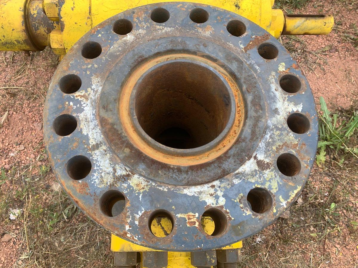 Used (3) 7-1/16 15k Fluid Crosses w/ (12) 4-1/16 5k Gate Valves
