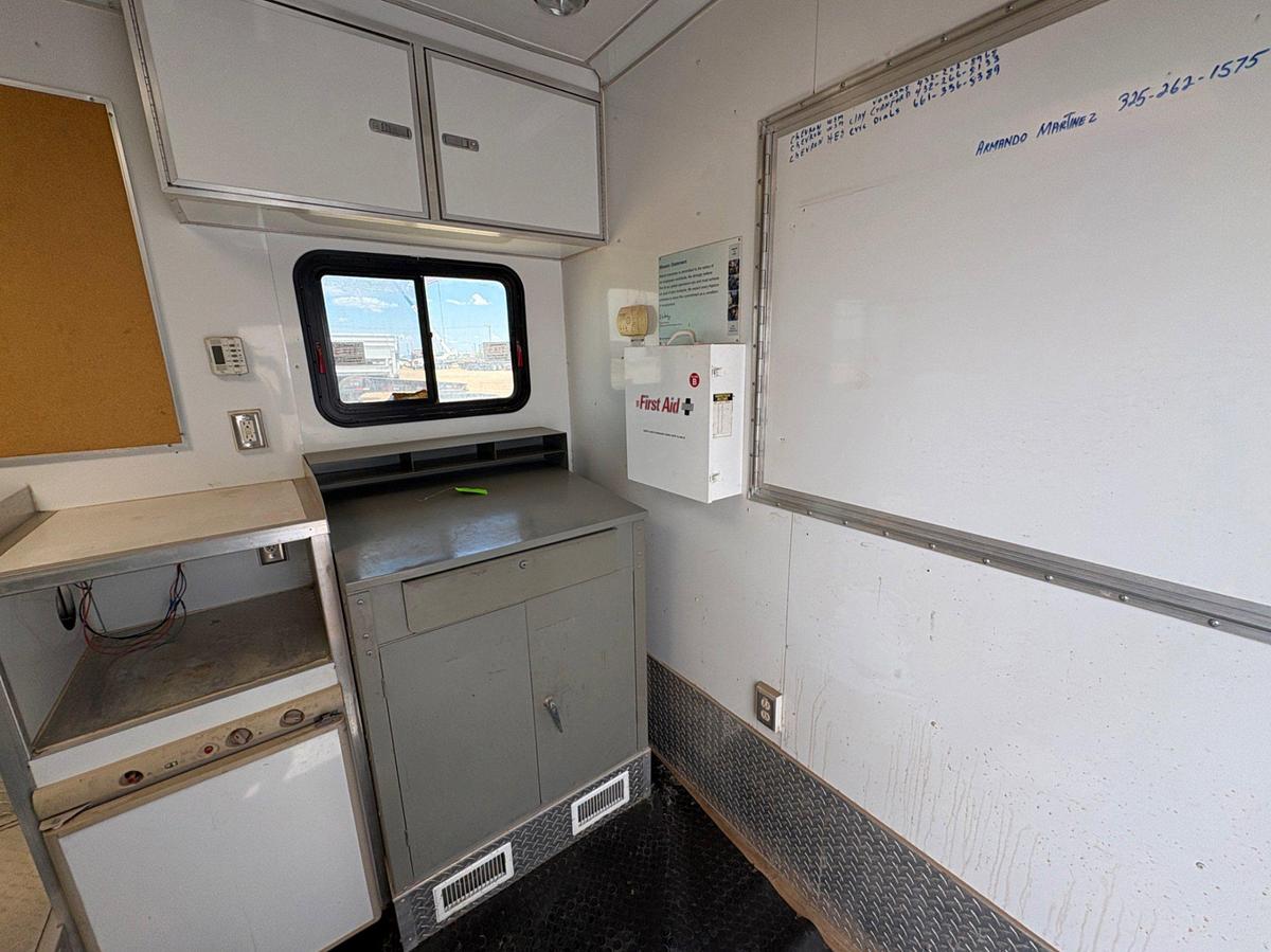 Used 2007 ALUMINUM TRAILER COMPANY 30’ X 100” T/A GOOSENECK DOGHOUSE TRAILER