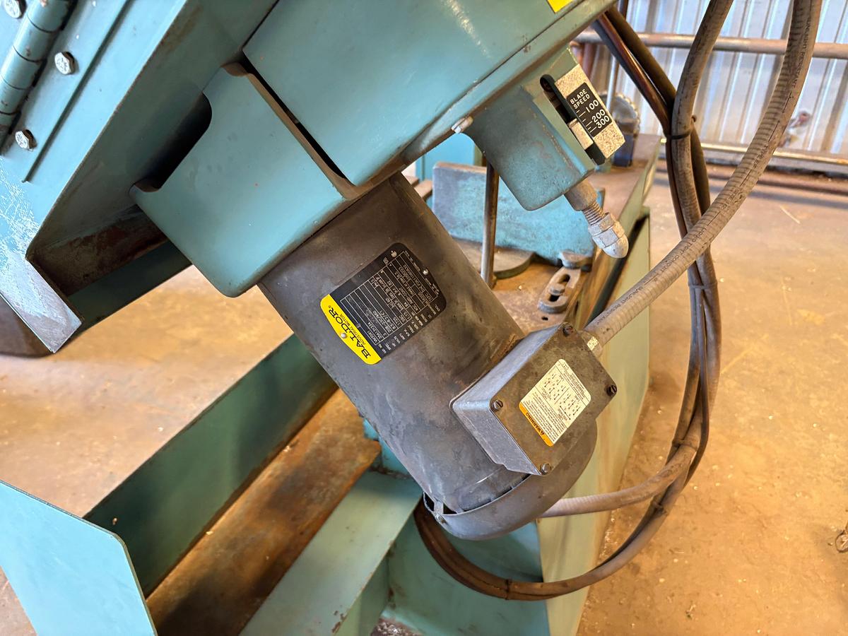 Used W.F. WELLS W-9-1 BAND SAW