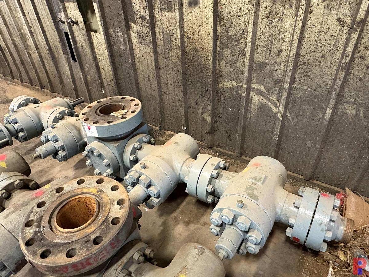 Used 7-1/16” X 4-1/16” FLUID CROSS W/ (4) 4-1/16” 10K GATE VALVES