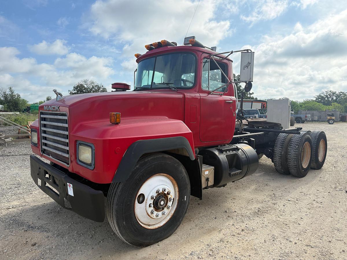 Used 1993 MACK RD690S T/A  DAYCAB TRUCK TRACTOR
