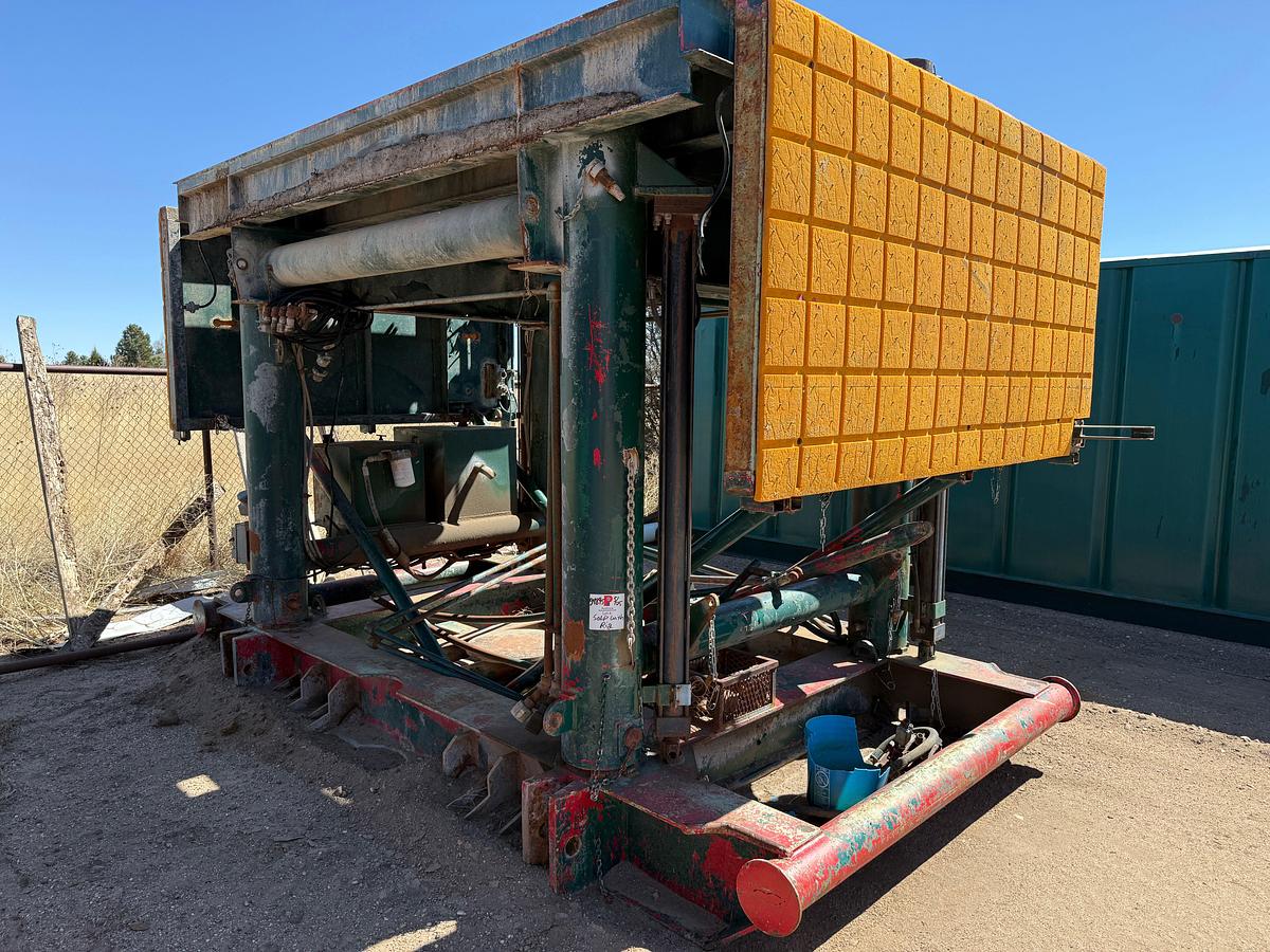 Used 2-SECTION 16.6’ H TELESCOPING SUB STRUCTURE W/ ZP175 ROTARY TABLE, RIGHT ANGLE DRIVE, & 33’ x 120” SKIDDED RIG RAMPS