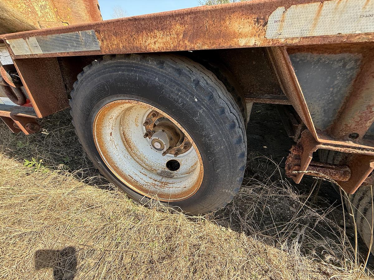 Used 2006 NUTTALL 40' X 102" 55-TON 3-AXLE NARROW NECK LOWBOY