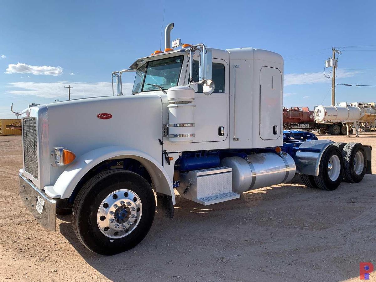 Used 2012 PETERBILT 367 T/A 36” SLEEPER TRUCK