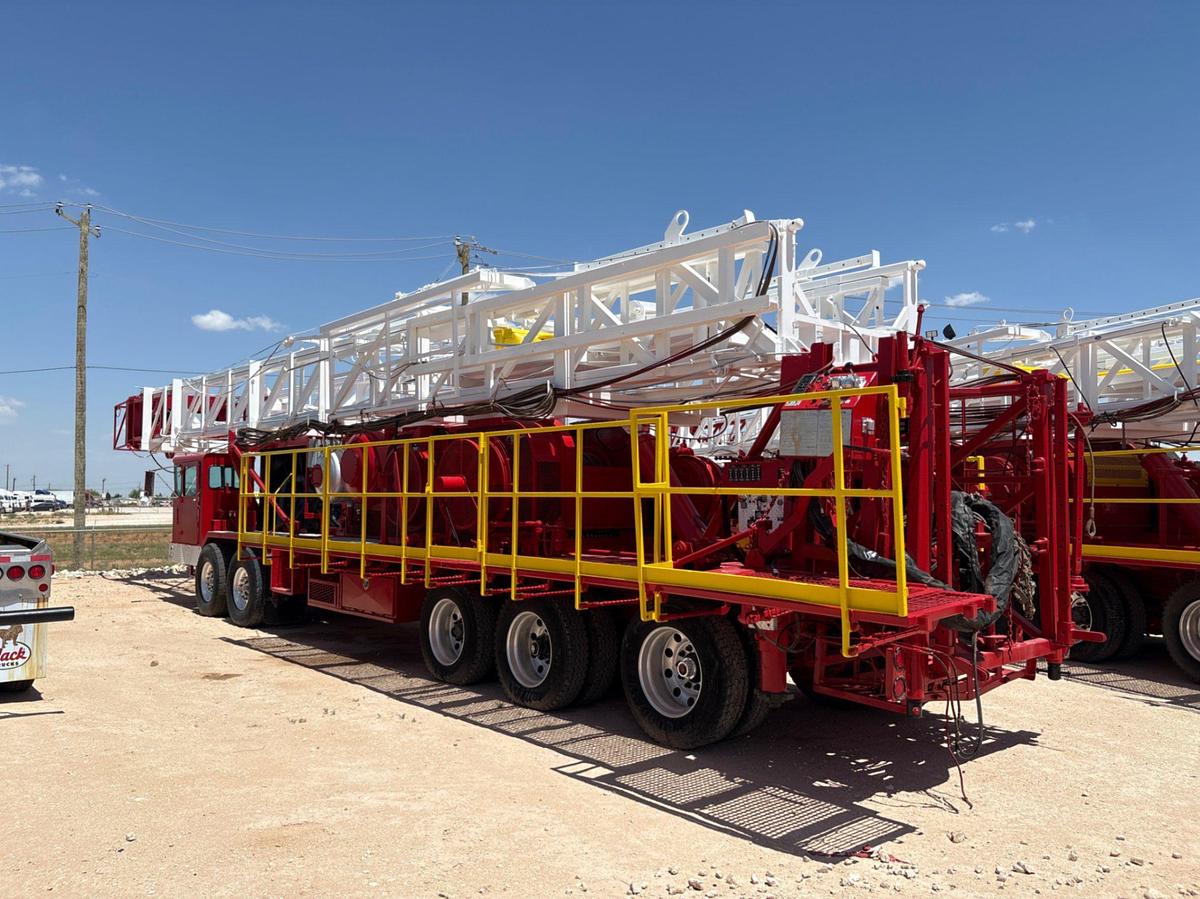 Used 2011 MUSTANG 550 5-AXLE WELL SERVICE RIG, 104x275 Mast