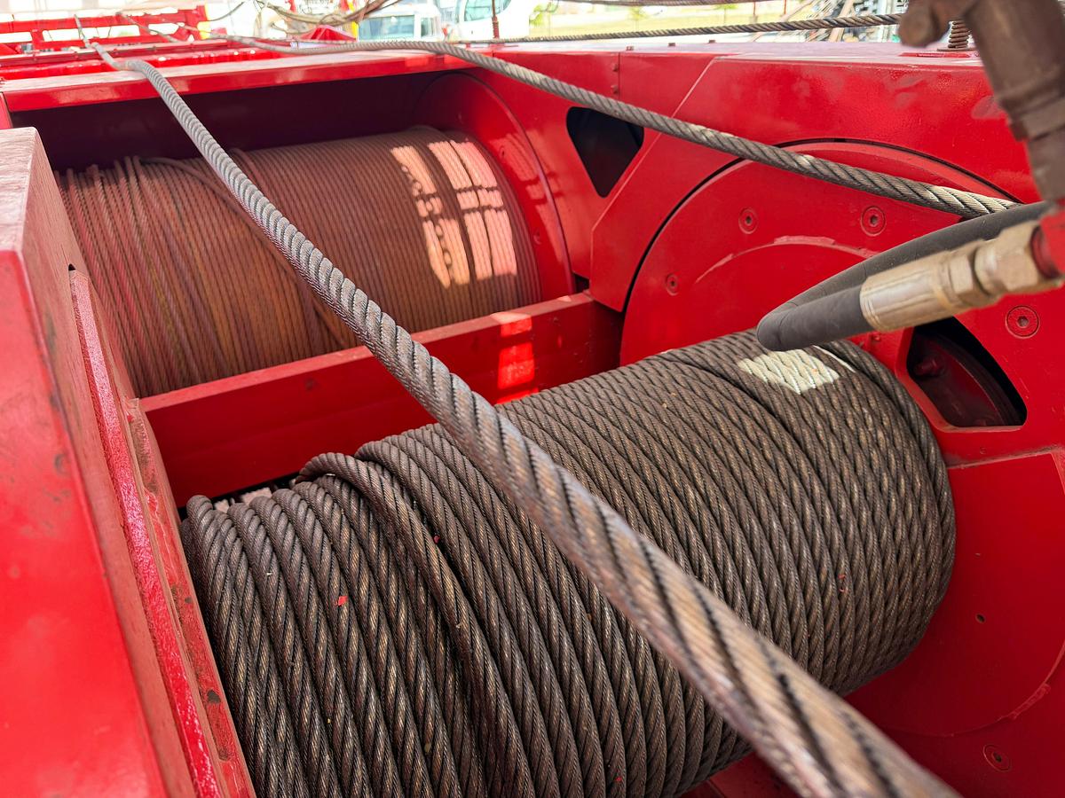 Used FRESHLY REFURBED 2007 CROWN CE600 DD 5 AXLE WELL SERVICE RIG 104'x265K MAST (2026 CAT IV)