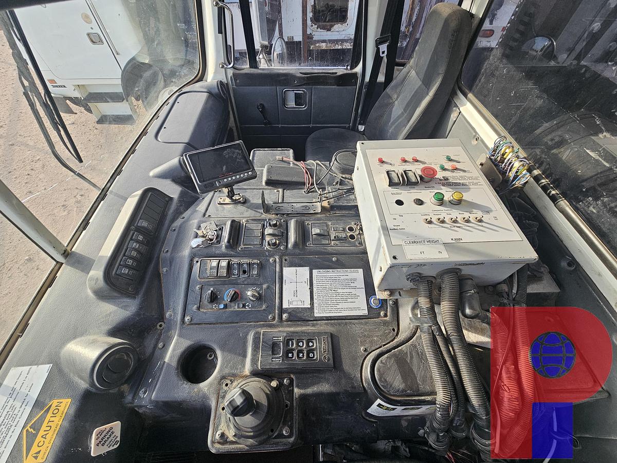 Used 2014 AUTOCAR XPEDITOR T/A 29YD CAB OVER TRASH TRUCK