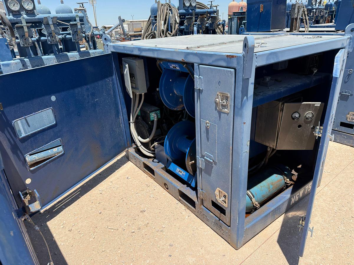 Used SELF CONTAINED 20K WP GREASE INJECTION UNIT COMBO P/B 8.4-KW ISUZU DIESEL GENERATOR