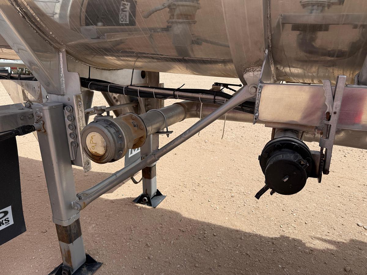 Used 2008 DRAGON PRODUCTS 8,400 GALLON T/A FUEL TRAILER