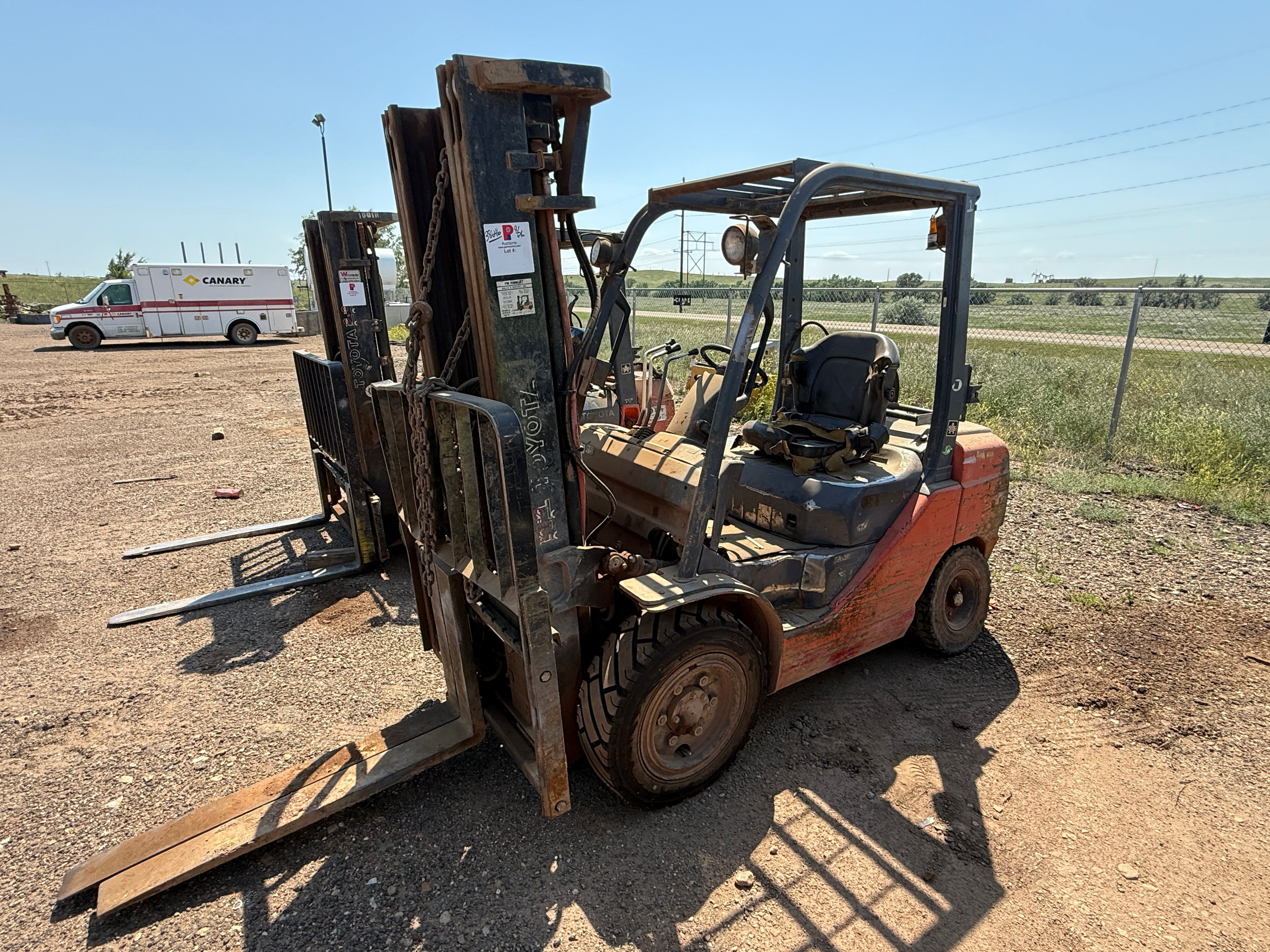Used TOYOTA 8FGU30 LP 5,620 LBS FORKLIFT (INOPERABLE)