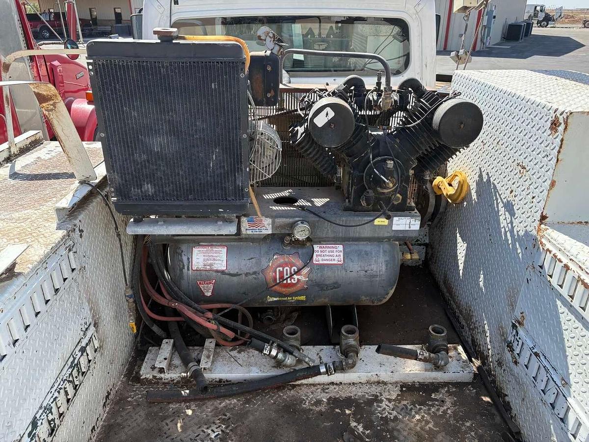 Used 2012 FREIGHTLINER M2 106 S/A SLEEPER MECHANICS TRUCK
