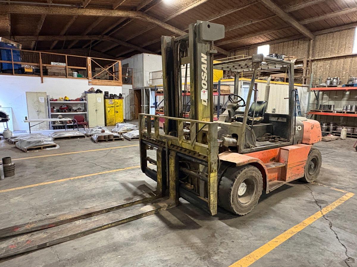 Used DOOSAN D70-5 7 TON CAP. FORKLIFT