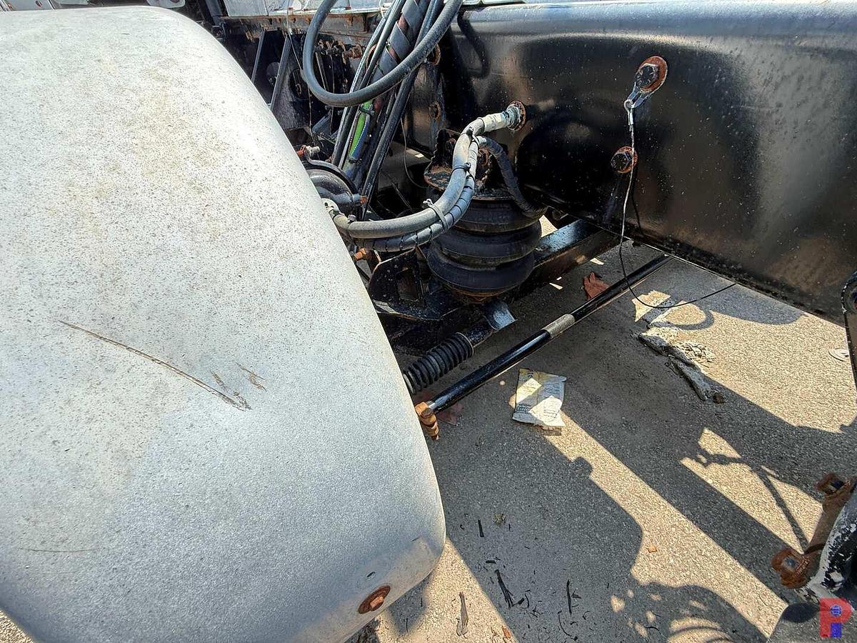 Used 2018 FREIGHTLINER CASCADIA TRI AXLE DAY CAB TRUCK TRACTOR