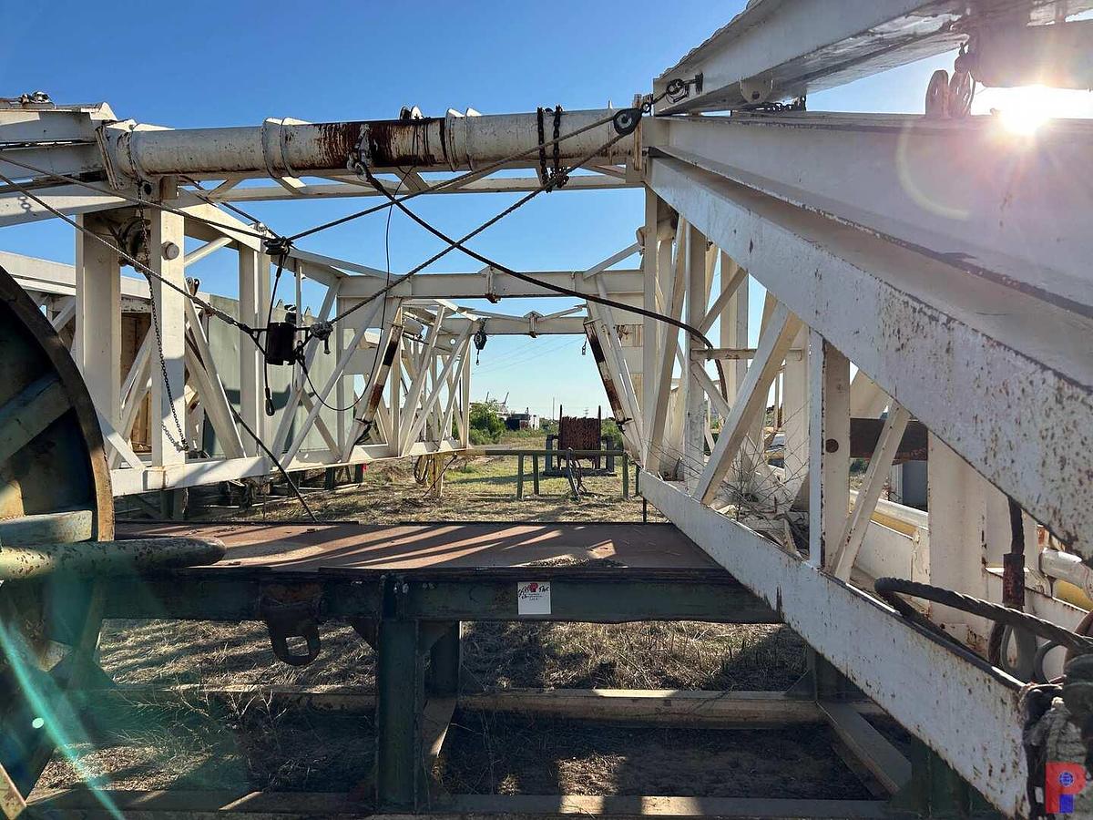 Used COVCO 136’-650,000 LBS DRILLING MAST