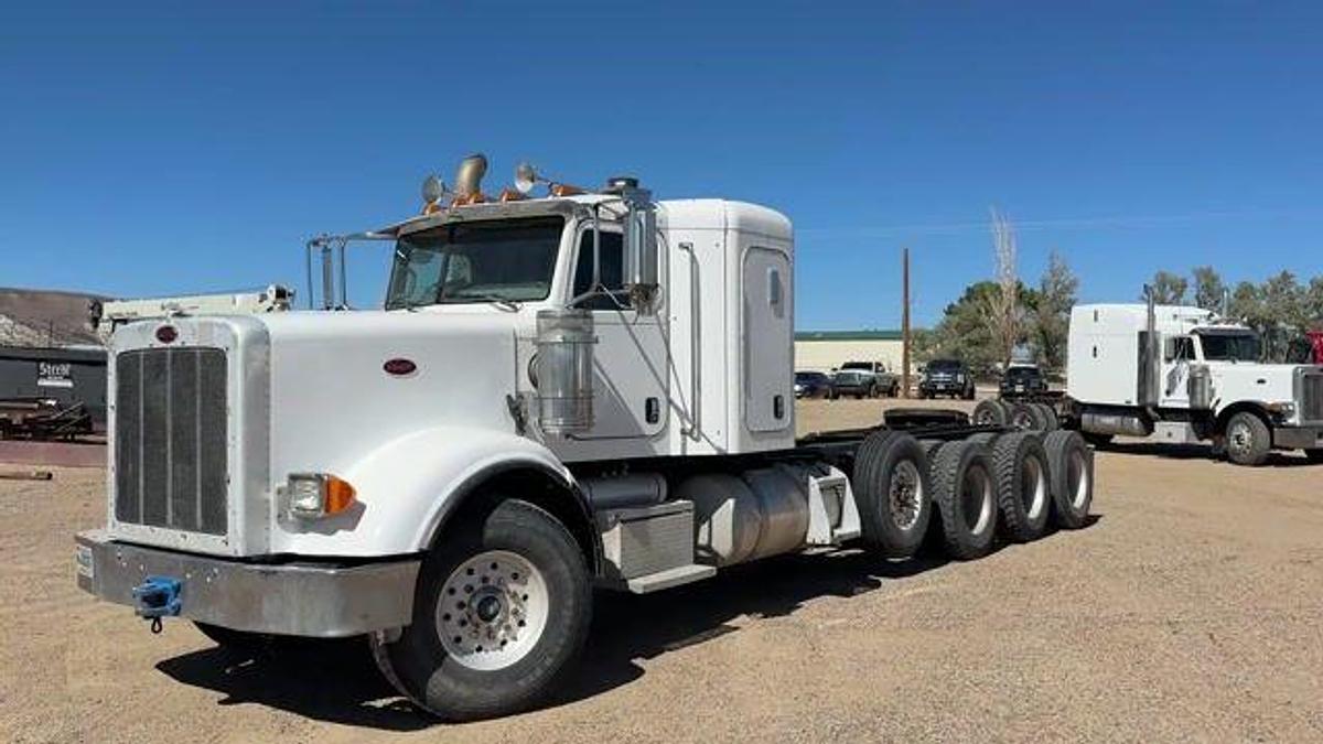 Used 2012 PETERBILT 367 TRI-DRIVE 4-AXLE 36” SLEEPER HEAVY HAUL TRUCK