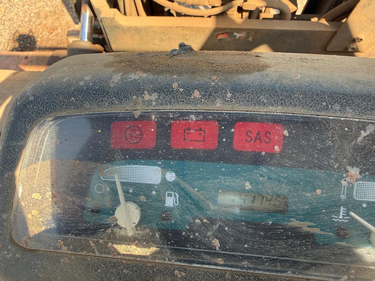Used TOYOTA 7FGU25 G/LP 4,550 LBS FORKLIFT (inoperable)
