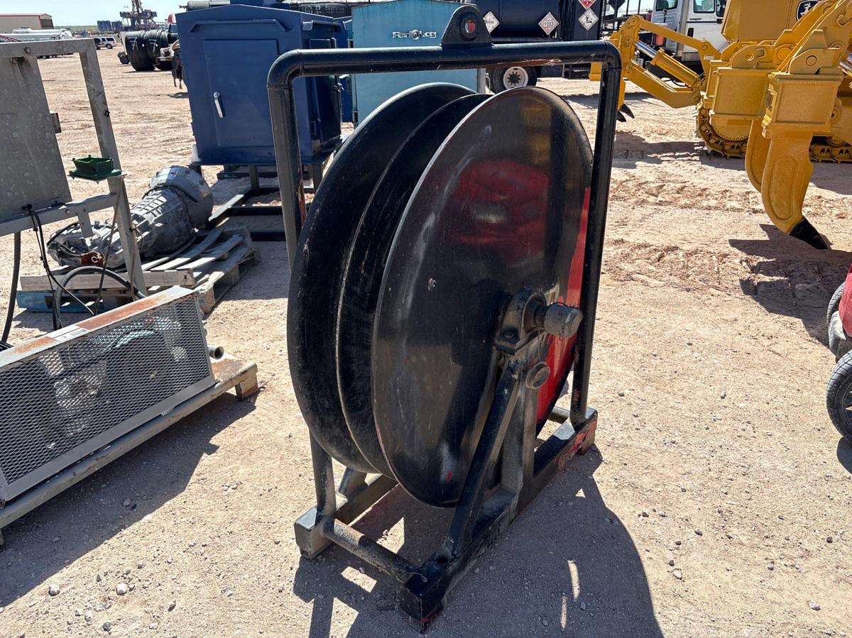 Used 4’dia x 1’w dual hose reel