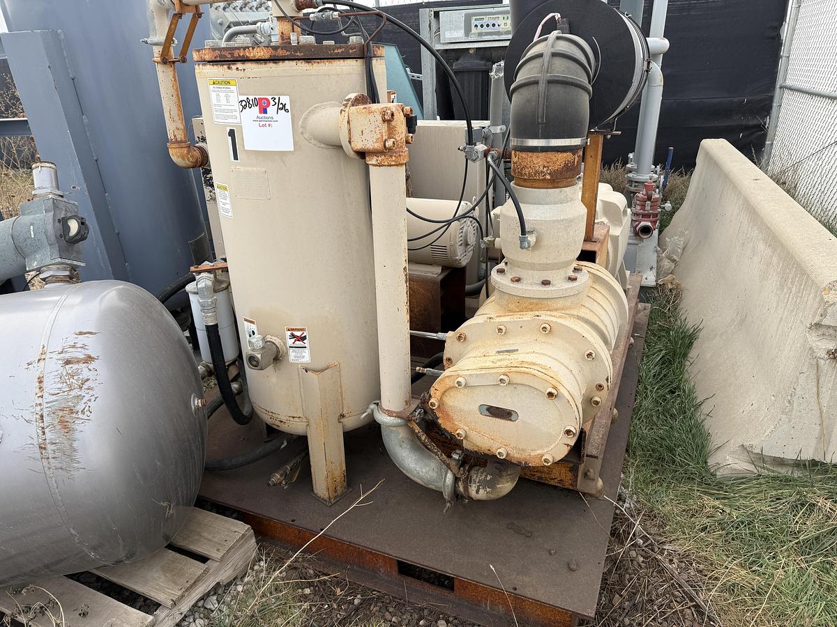 Used FS CURTIS 700 CFM / 50 PSI SKIDDED AIR COMPRESSOR UNIT P/B 125HP/460V/3PH ELEC. MOTOR
