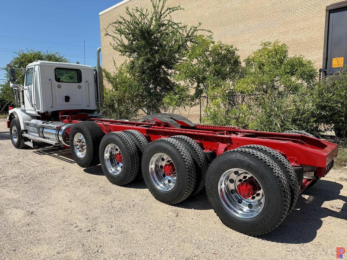 Used 2012 WESTERN STAR 4900 SA 4-AXLE TRI-DRIVE HEAVY HAUL TRUCK TRACTOR