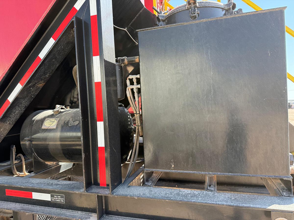 Used 2015 KEYSTONE MSB-2700 T/A 5-COMPARTMENT SAND KING TRAILER