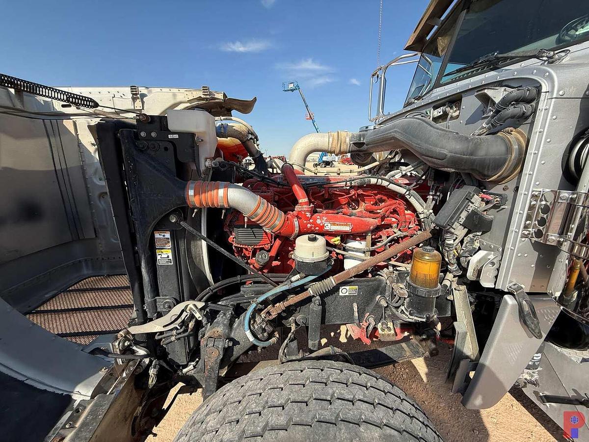 Used 2013 PETERBILT 388 TRI AXLE SLEEPER HAUL TRUCK