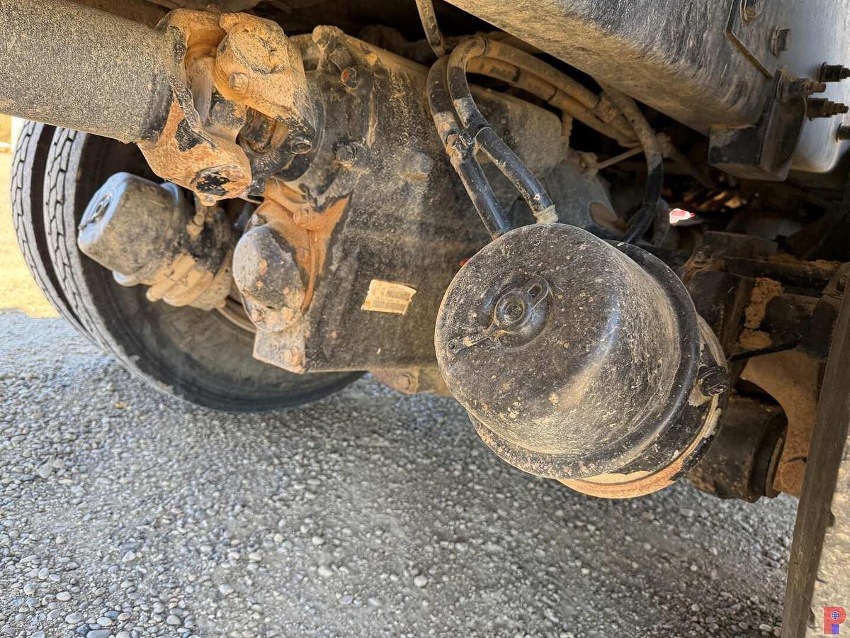 Used 2019 NATIONAL NBT30H-2 30 TON T/A CRANE TRUCK ON  2019 PETERBILT 367