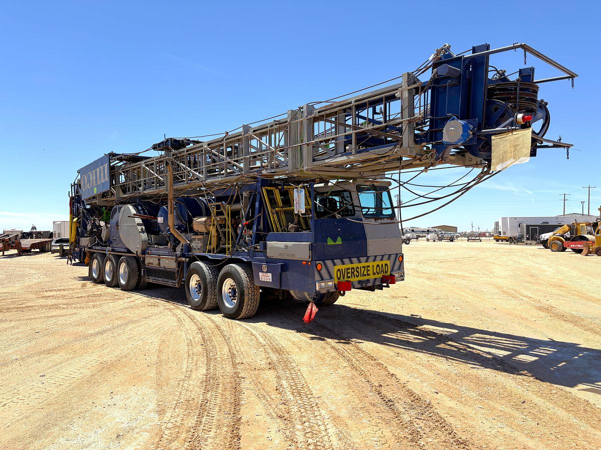 Used 2014 WATSON HOPPER 5 AXLE WELL SERVICE RIG 106'x300K MAST