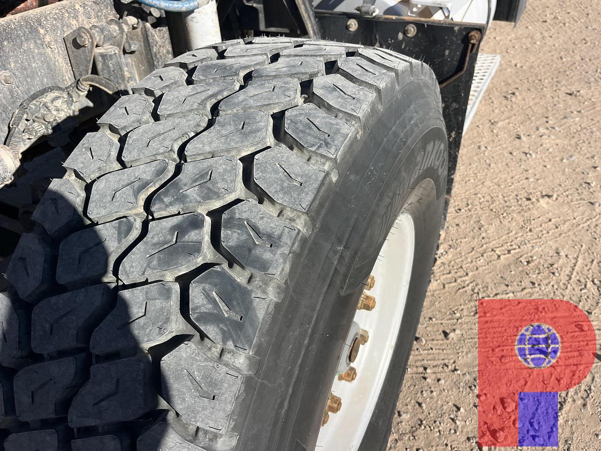 Used 2007 KENWORTH  T/A DAYCAB SLICKBACK WINCH TRUCK