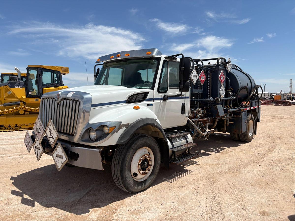Used 2013 INTERNATIONAL WORKSTAR 7400 S/A CHEMICAL TREATER TRUCK
