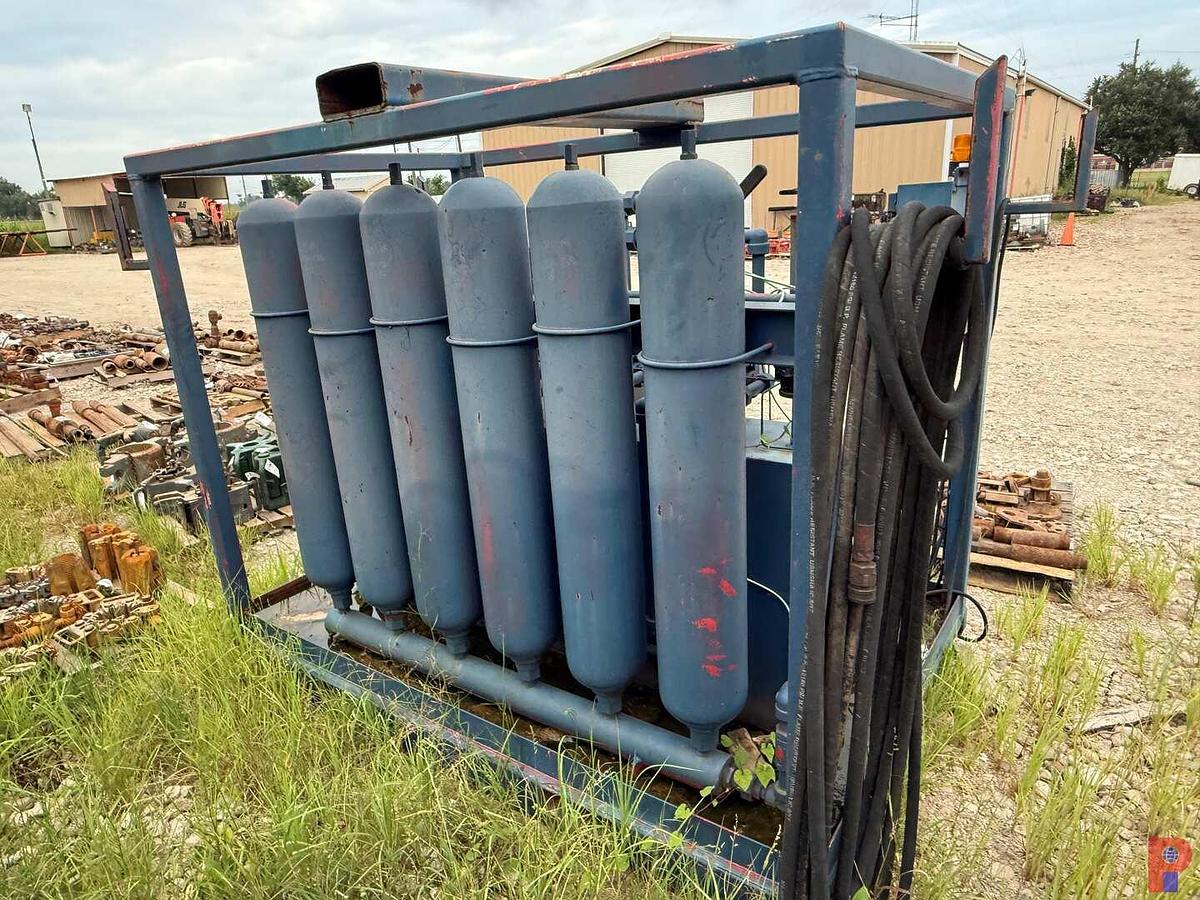 Used MASSCO MOD. S160-11SB3  6-BOTTLE 4-STATION SKIDDED ACCUMULATOR CLOSING UNIT