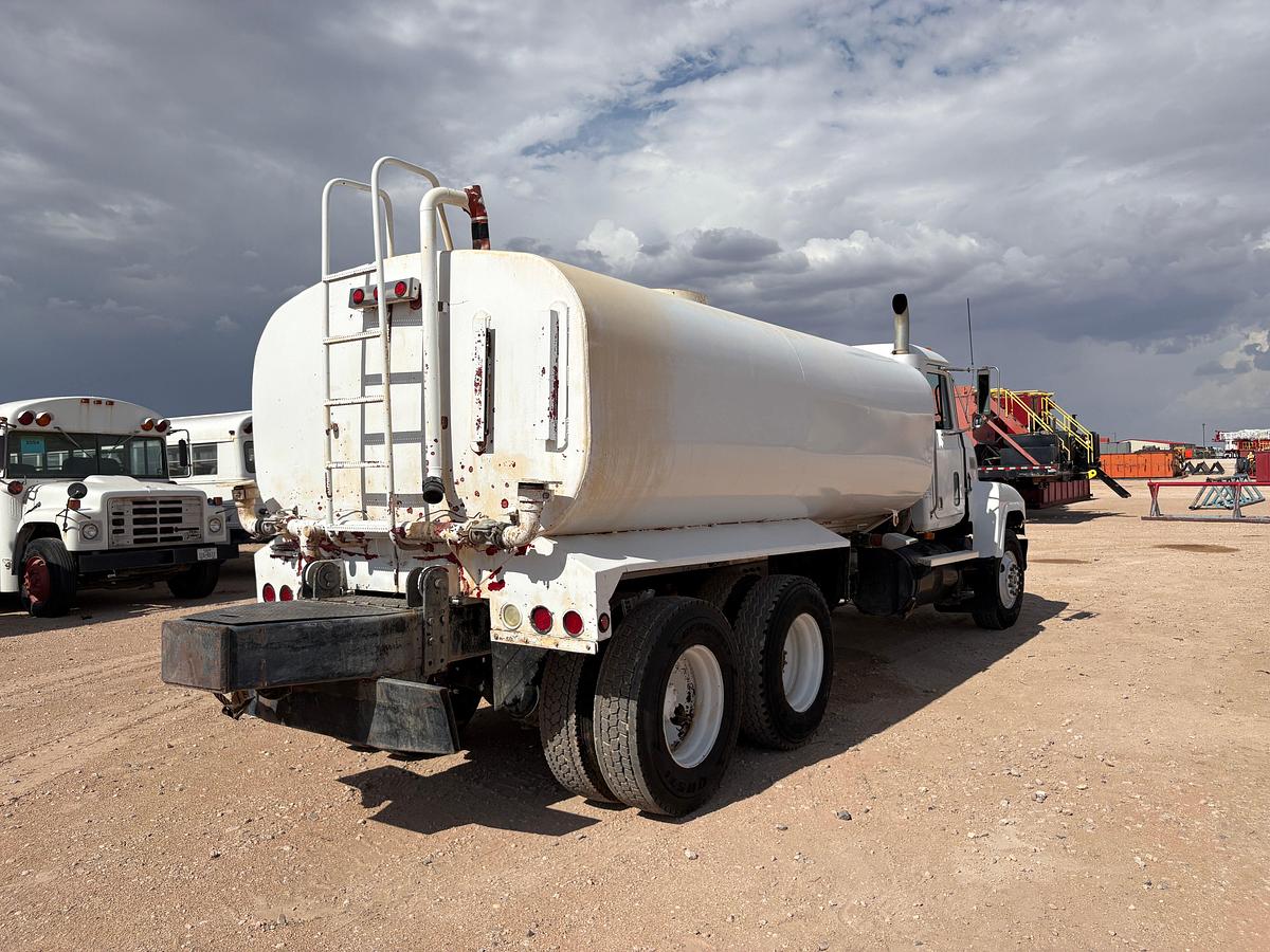 Used 1993 MACK CH613 T/A DAYCAB WATER TRUCK