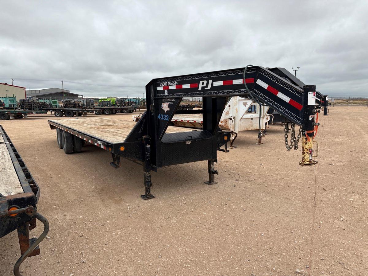 Used 2018 PJ TRAILERS 30’ X 102” T/A GOOSENECK TRAILER