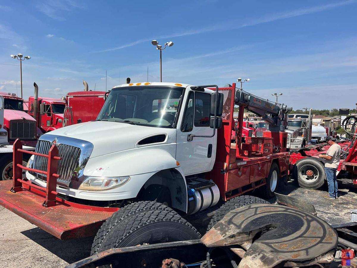 Used 2018 INTERNATIONAL  DURASTAR 4300 VENTURO HT66KX 14’ BED SERVICE TRUCK
