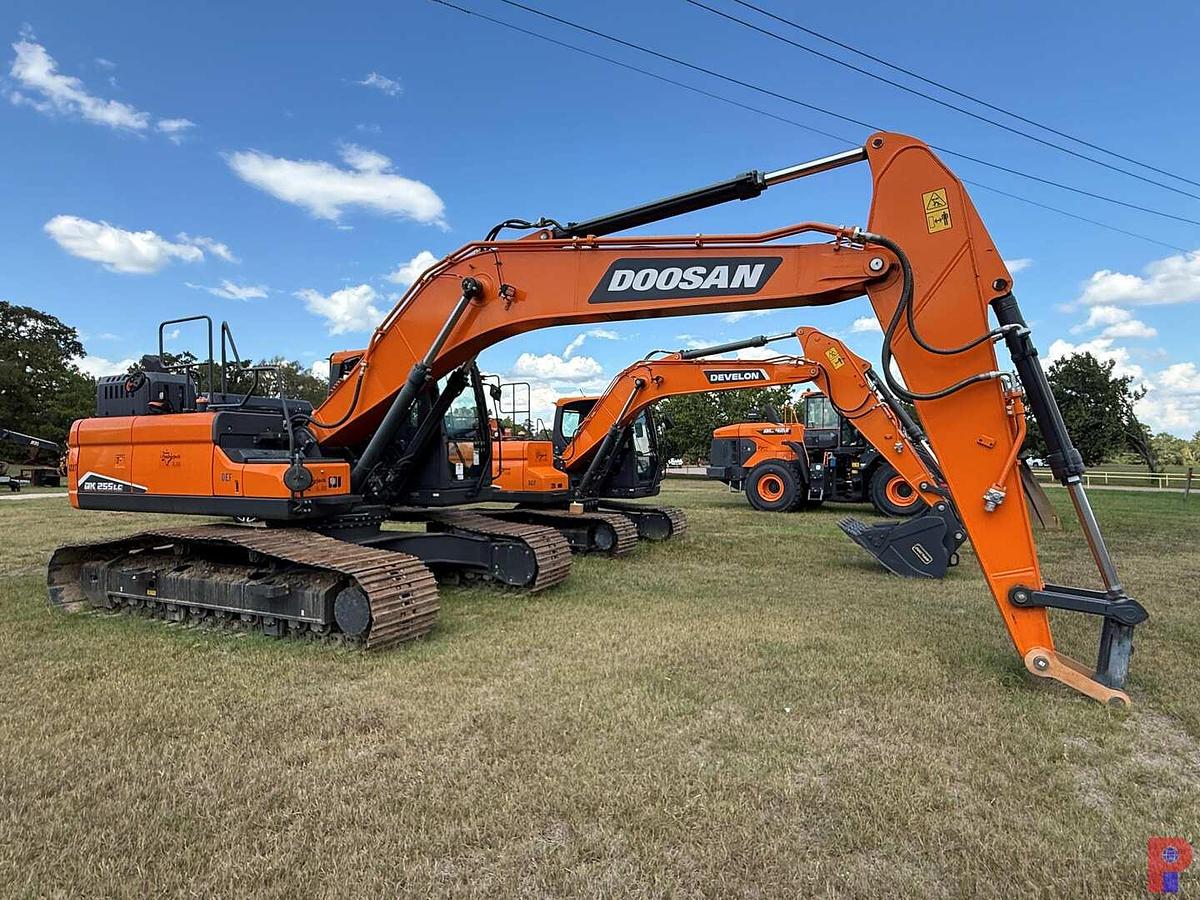 Used (NEW) DOOSAN DX255LC-7 EXCAVATOR