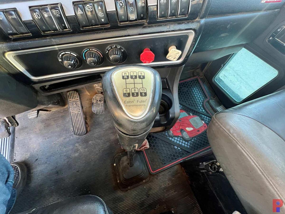Used 2009 KENWORTH W900 T/A ROAD WINCH TRUCK