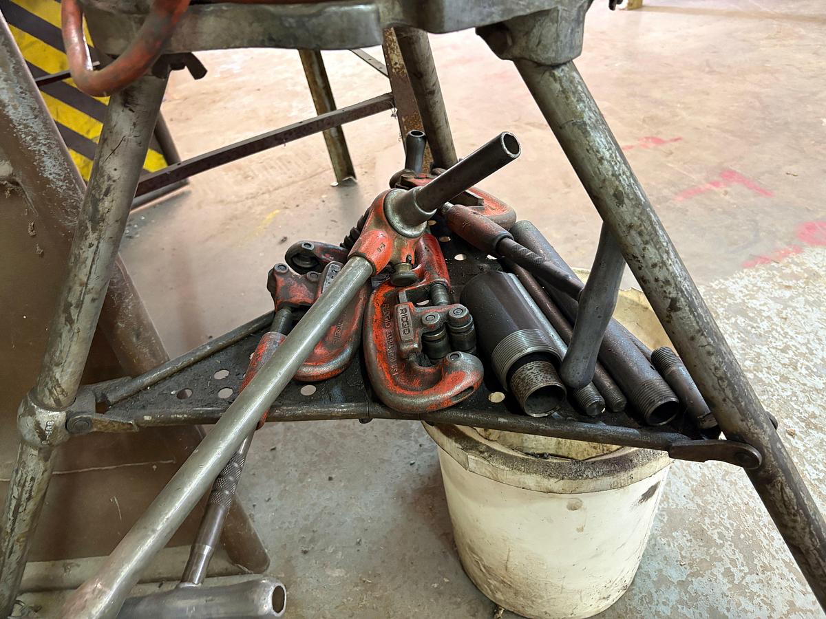 Used Ridgid No.300 pipe threading machine