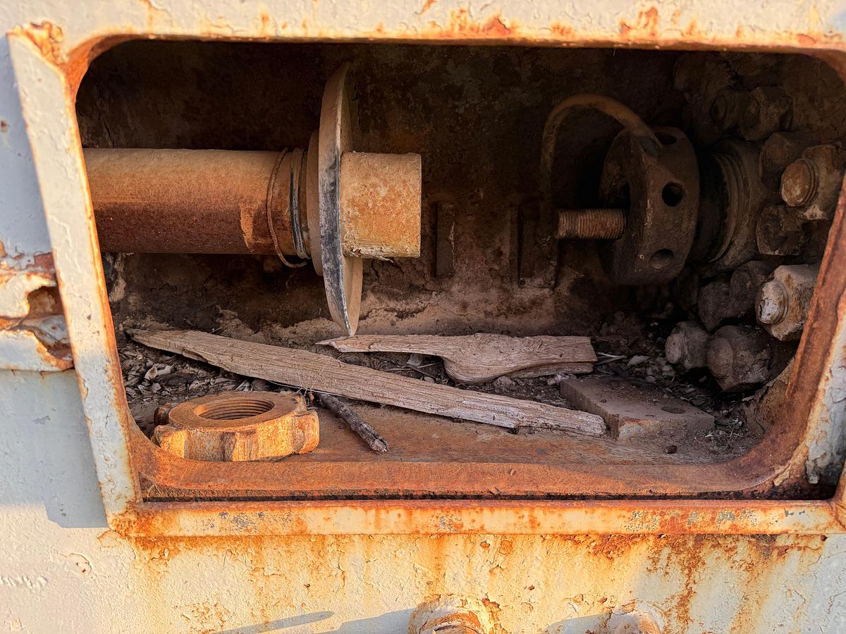 Used CONTINENTAL EMSCO D-700 DUPLEX MUD PUMP P/B CAT D353