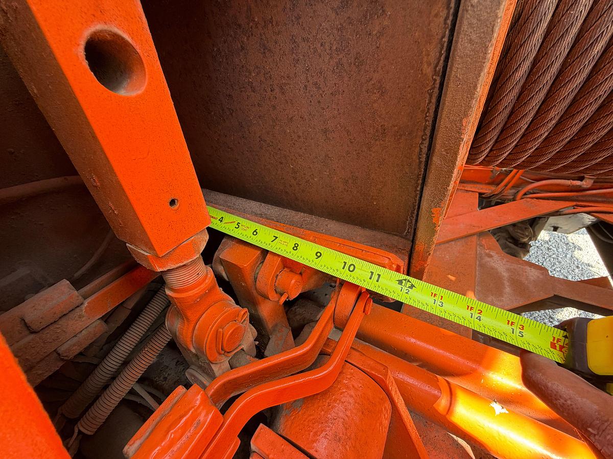 Used Refurbished 1981 FRANKS 1287/160 DTD-HT Well Service Rig (102x230k Mast)