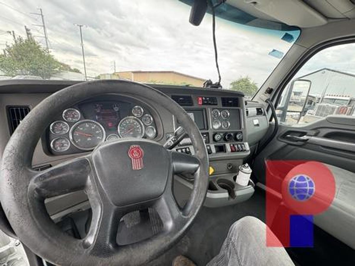 Used 2019 KENWORTH T680 T/A DAY CAB TRUCK TRACTOR