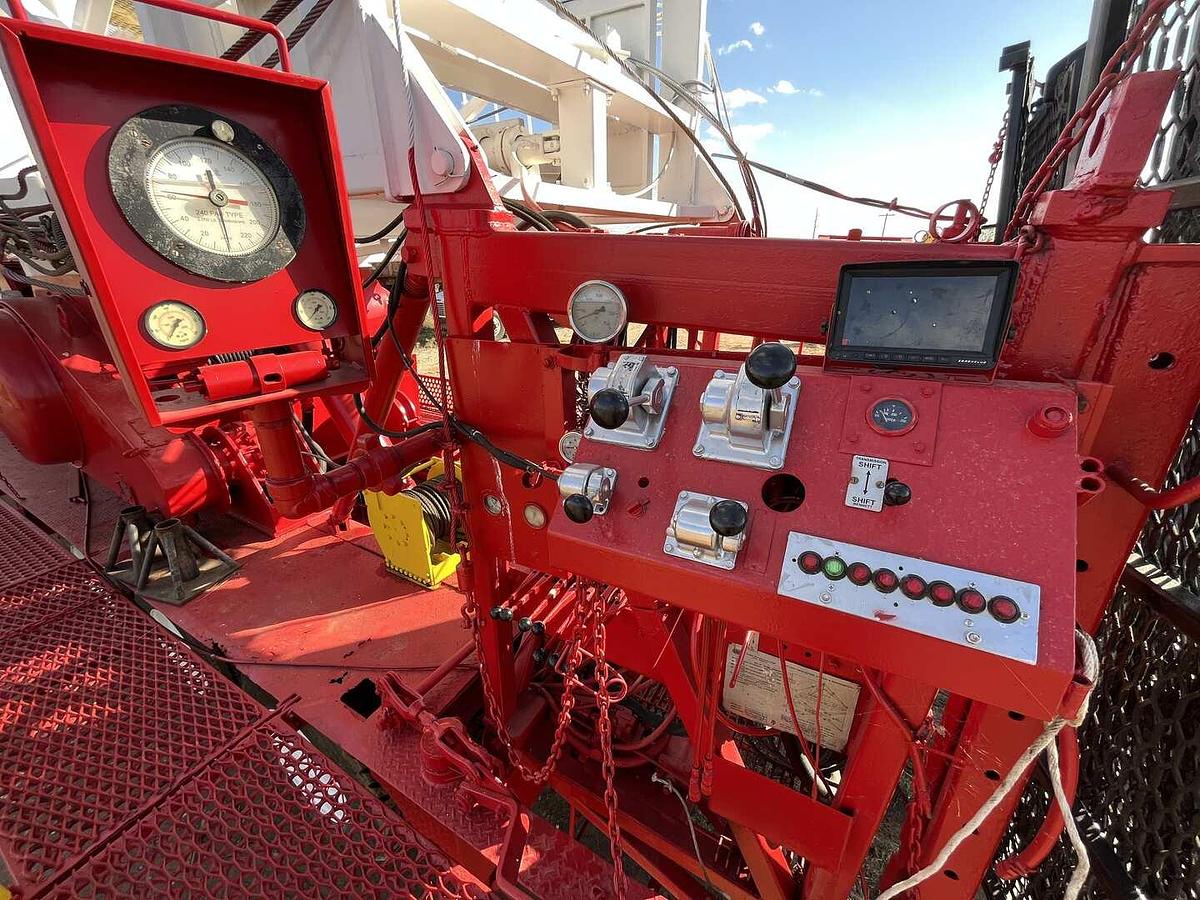 Used COOPER LTO 350 DD WELL SERVICE RIG